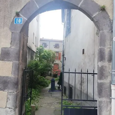 Studio Sous Les Toits Paisible Apartment